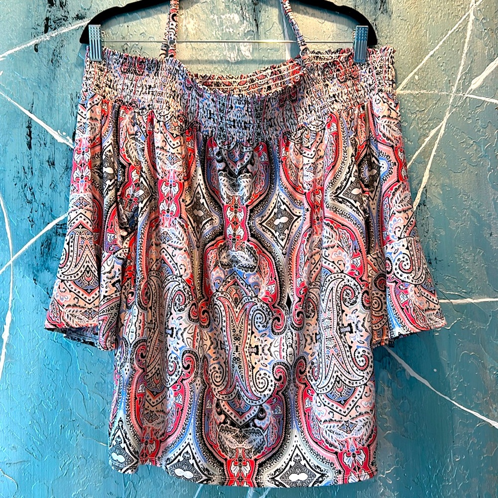 International Concepts size M cold shouldered top